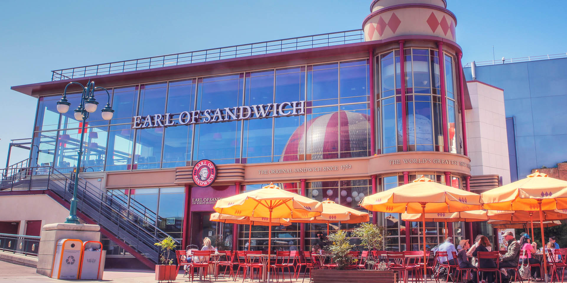 The front of the Earl of Sandwich restaurant in Disneyland, Paris